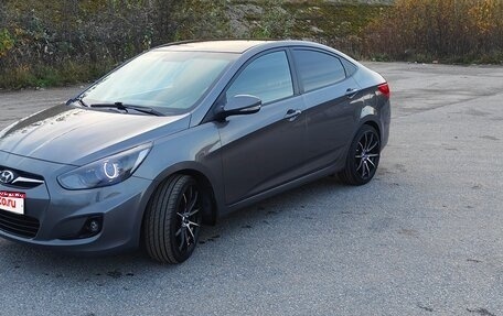 Hyundai Solaris II рестайлинг, 2011 год, 1 350 000 рублей, 1 фотография