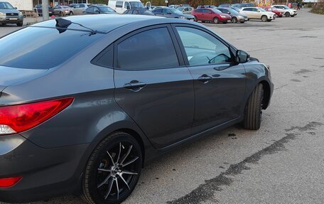 Hyundai Solaris II рестайлинг, 2011 год, 1 350 000 рублей, 2 фотография