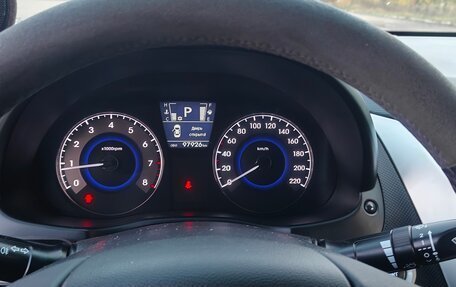 Hyundai Solaris II рестайлинг, 2011 год, 1 350 000 рублей, 9 фотография