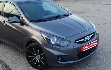 Hyundai Solaris II рестайлинг, 2011 год, 1 350 000 рублей, 3 фотография