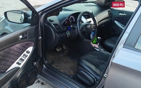 Hyundai Solaris II рестайлинг, 2011 год, 1 350 000 рублей, 4 фотография