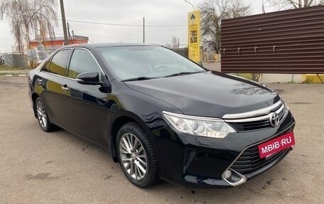Toyota Camry, 2017 год, 1 830 000 рублей, 3 фотография