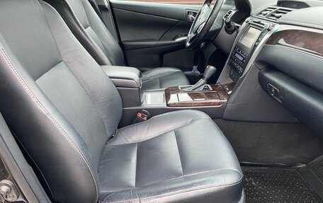 Toyota Camry, 2017 год, 1 830 000 рублей, 9 фотография