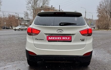 Hyundai Tucson III, 2011 год, 1 300 000 рублей, 5 фотография