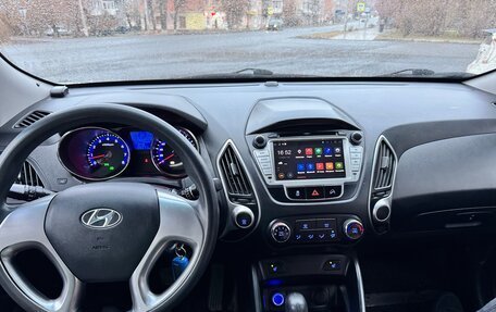 Hyundai Tucson III, 2011 год, 1 300 000 рублей, 16 фотография