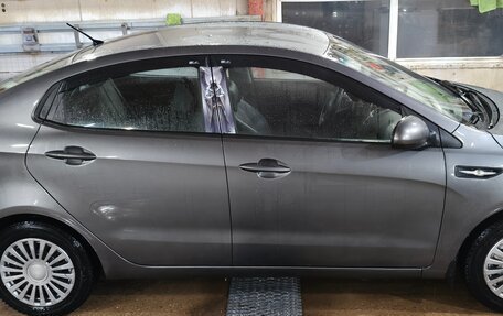 KIA Rio III рестайлинг, 2013 год, 700 000 рублей, 2 фотография