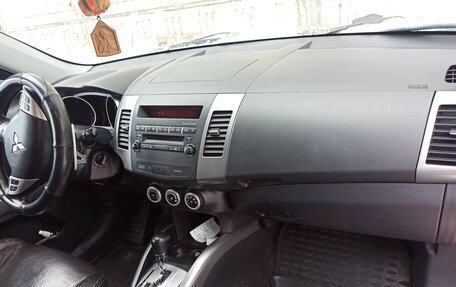 Mitsubishi Outlander III рестайлинг 3, 2008 год, 1 380 000 рублей, 8 фотография