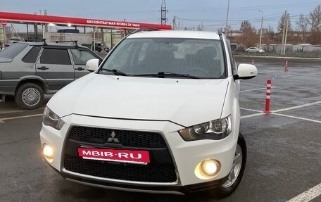 Mitsubishi Outlander III рестайлинг 3, 2011 год, 1 330 000 рублей, 2 фотография