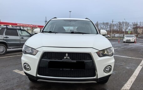 Mitsubishi Outlander III рестайлинг 3, 2011 год, 1 330 000 рублей, 13 фотография