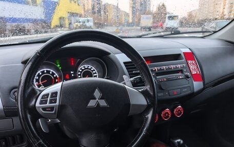 Mitsubishi Outlander III рестайлинг 3, 2011 год, 1 330 000 рублей, 28 фотография