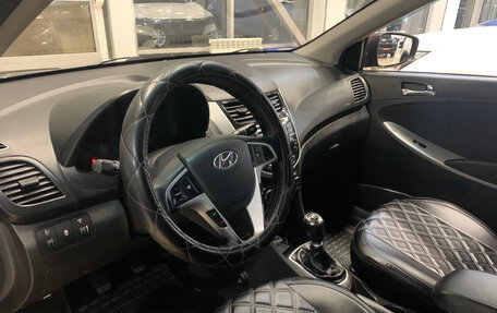 Hyundai Solaris II рестайлинг, 2011 год, 565 000 рублей, 13 фотография