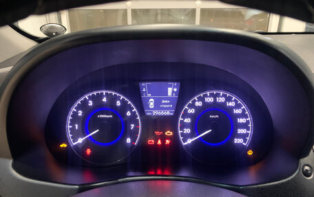 Hyundai Solaris II рестайлинг, 2011 год, 565 000 рублей, 15 фотография