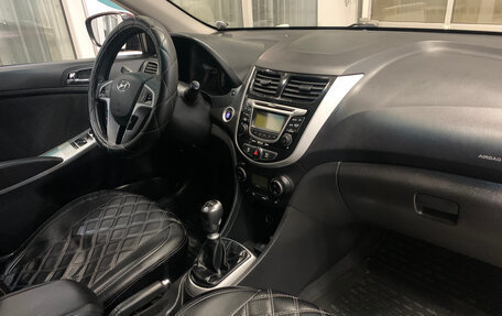 Hyundai Solaris II рестайлинг, 2011 год, 565 000 рублей, 12 фотография