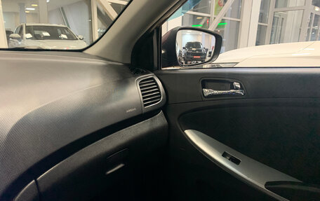 Hyundai Solaris II рестайлинг, 2011 год, 565 000 рублей, 18 фотография