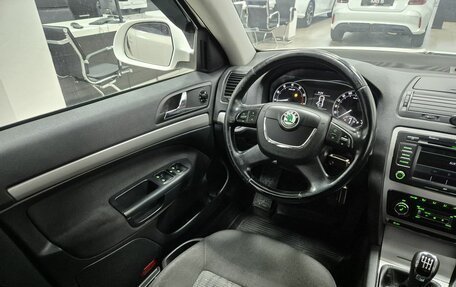 Skoda Octavia, 2011 год, 596 000 рублей, 27 фотография