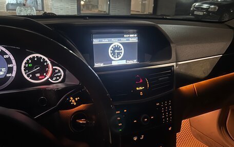 Mercedes-Benz E-Класс, 2010 год, 1 200 000 рублей, 3 фотография