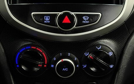 Hyundai Solaris II рестайлинг, 2012 год, 609 999 рублей, 18 фотография