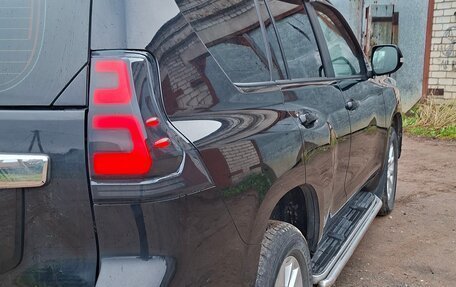 Toyota Land Cruiser Prado 150 рестайлинг 2, 2014 год, 3 050 000 рублей, 3 фотография