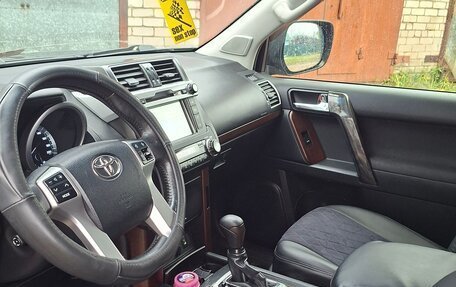 Toyota Land Cruiser Prado 150 рестайлинг 2, 2014 год, 3 050 000 рублей, 10 фотография