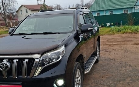 Toyota Land Cruiser Prado 150 рестайлинг 2, 2014 год, 3 050 000 рублей, 5 фотография
