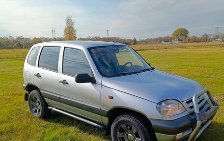 Chevrolet Niva I рестайлинг, 2005 год, 415 000 рублей, 1 фотография