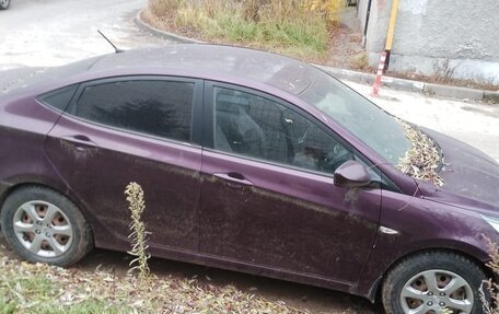 Hyundai Solaris II рестайлинг, 2011 год, 560 000 рублей, 4 фотография