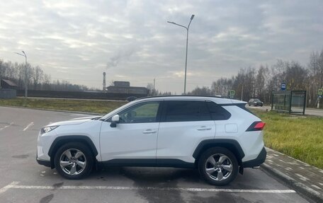Toyota RAV4, 2021 год, 3 000 000 рублей, 8 фотография