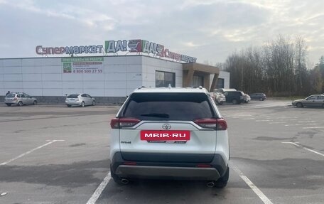 Toyota RAV4, 2021 год, 3 000 000 рублей, 6 фотография
