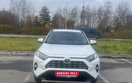Toyota RAV4, 2021 год, 3 000 000 рублей, 3 фотография