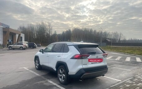 Toyota RAV4, 2021 год, 3 000 000 рублей, 7 фотография
