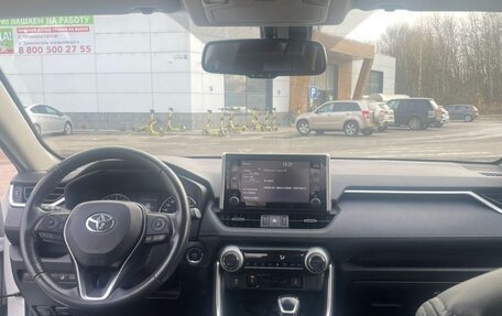 Toyota RAV4, 2021 год, 3 000 000 рублей, 17 фотография