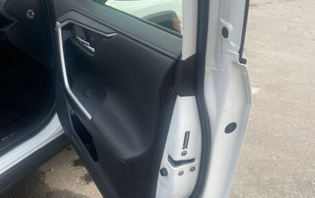 Toyota RAV4, 2021 год, 3 000 000 рублей, 18 фотография