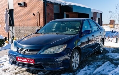 Toyota Camry V40, 2004 год, 1 800 000 рублей, 1 фотография
