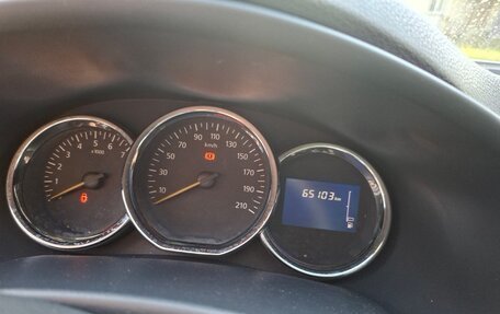 Renault Logan II, 2015 год, 900 000 рублей, 5 фотография