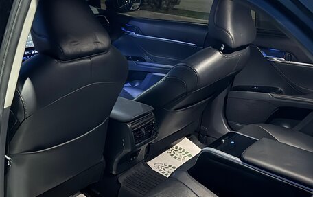 Toyota Camry, 2018 год, 2 650 000 рублей, 4 фотография