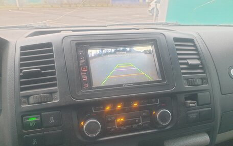 Volkswagen Caravelle T5, 2014 год, 1 850 000 рублей, 6 фотография