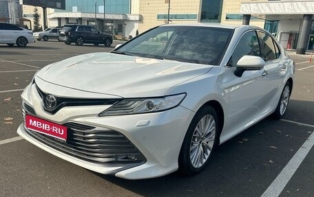 Toyota Camry, 2018 год, 2 700 000 рублей, 1 фотография