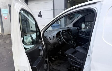 Peugeot Partner II рестайлинг 2, 2012 год, 550 000 рублей, 10 фотография