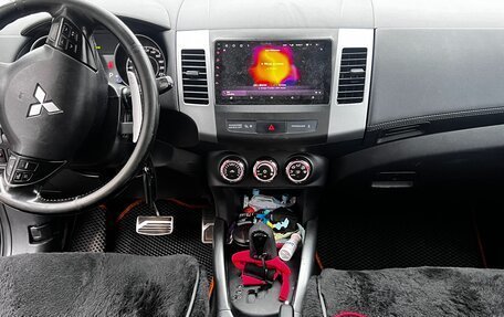 Mitsubishi Outlander III рестайлинг 3, 2011 год, 1 100 000 рублей, 17 фотография