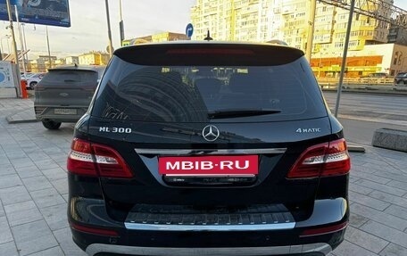 Mercedes-Benz M-Класс, 2014 год, 2 390 000 рублей, 4 фотография