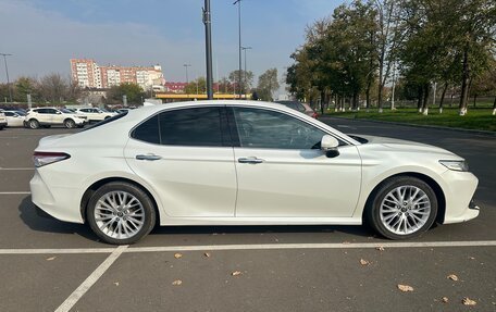 Toyota Camry, 2018 год, 2 700 000 рублей, 3 фотография
