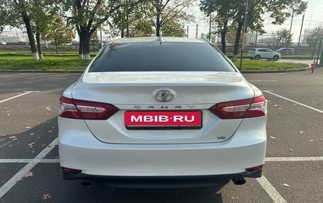 Toyota Camry, 2018 год, 2 700 000 рублей, 5 фотография