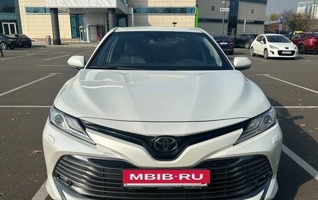 Toyota Camry, 2018 год, 2 700 000 рублей, 2 фотография