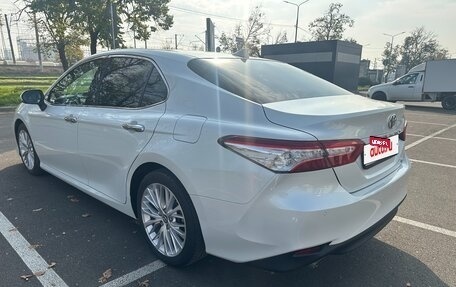 Toyota Camry, 2018 год, 2 700 000 рублей, 6 фотография