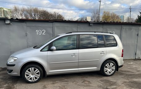 Volkswagen Touran III, 2010 год, 780 000 рублей, 4 фотография