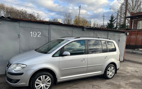 Volkswagen Touran III, 2010 год, 780 000 рублей, 7 фотография