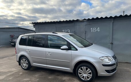 Volkswagen Touran III, 2010 год, 780 000 рублей, 8 фотография