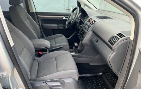 Volkswagen Touran III, 2010 год, 780 000 рублей, 9 фотография