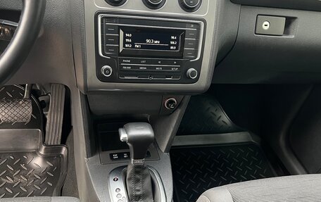 Volkswagen Touran III, 2010 год, 780 000 рублей, 11 фотография