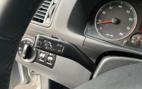 Volkswagen Touran III, 2010 год, 780 000 рублей, 13 фотография